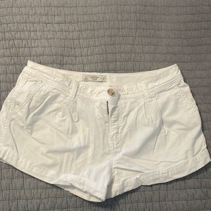 Abercrombie & Fitch white shorts